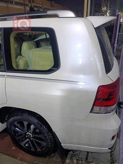 تۆیۆتا لاند کروزەر